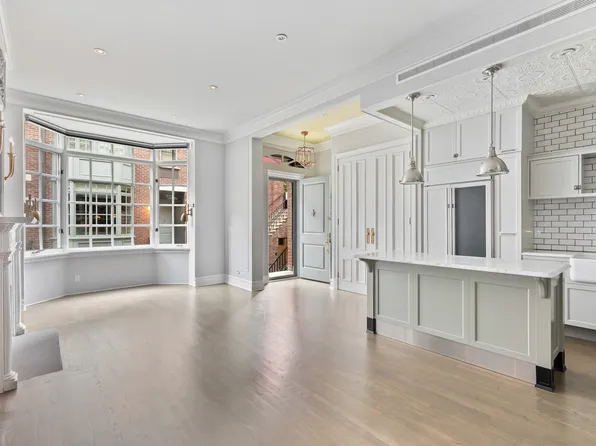 6 Greenwich Mews image 1 of 21