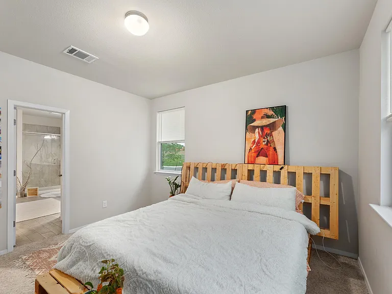 308 Catalina Dr — Photo 9