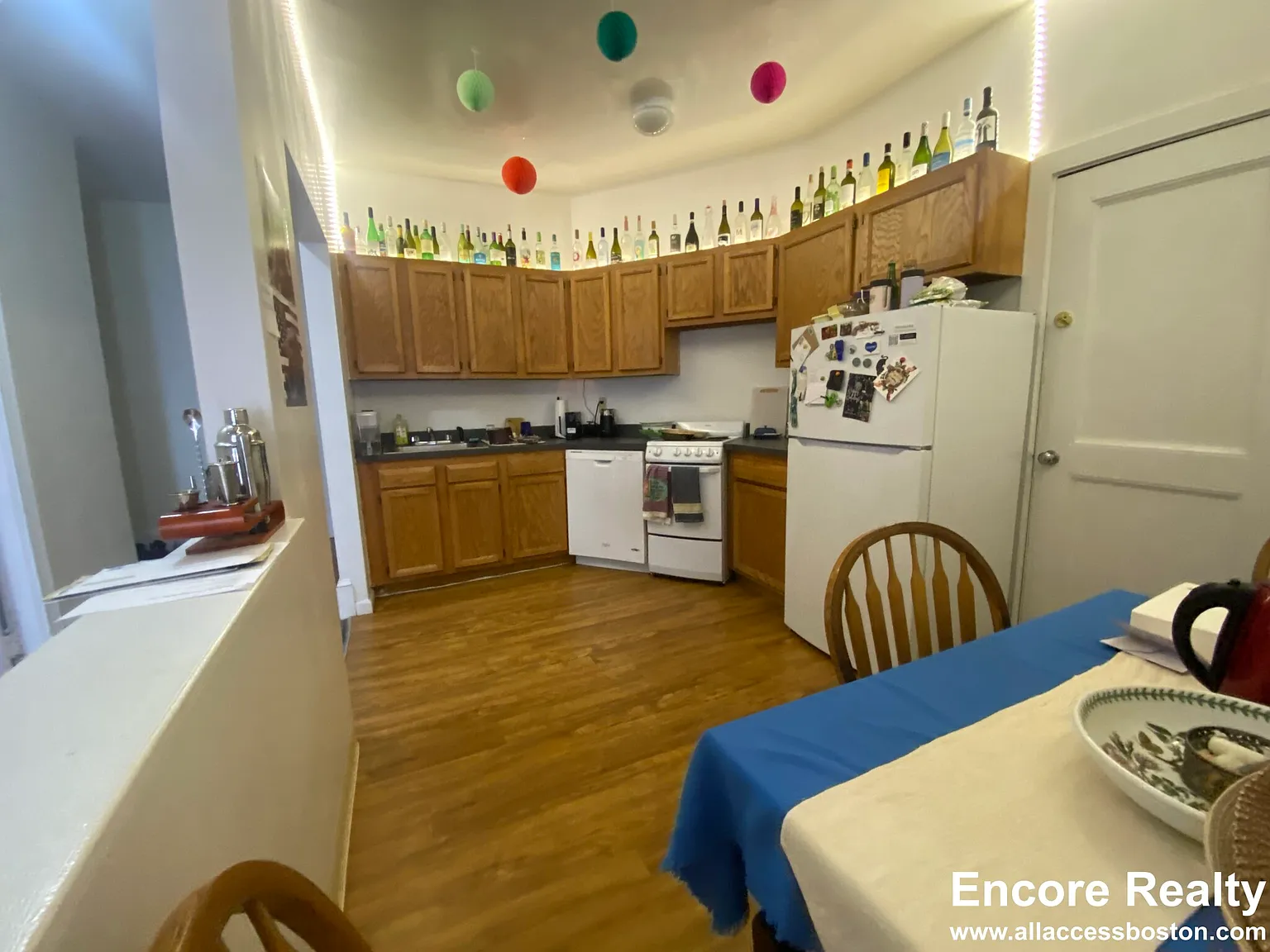 2 bed, 900 sqft, $3,150 — Photo 2