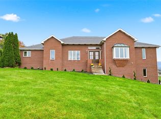 365 Saratoga Dr, Uniontown, PA 15401