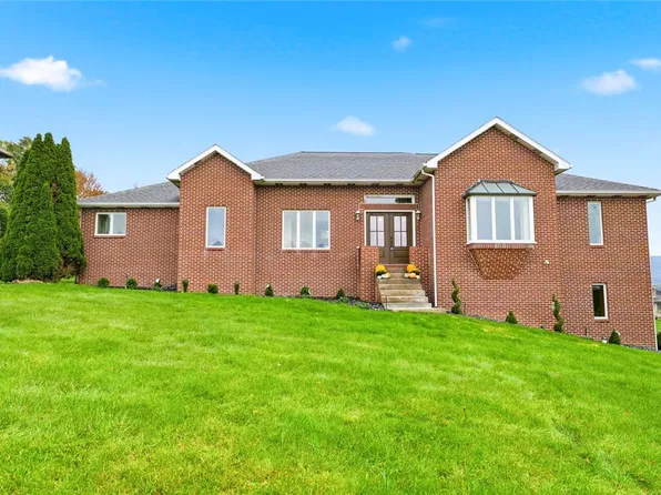 365 Saratoga Dr, Uniontown, PA 15401