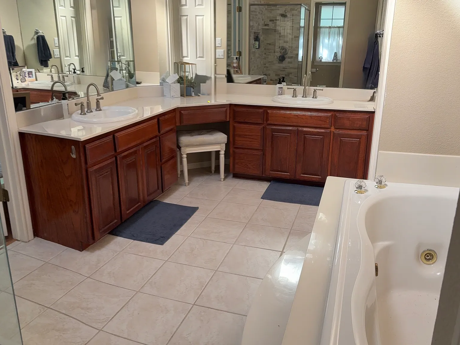 4 bed, 2.5 bath, 2598 sqft, $3,300 — Photo 2
