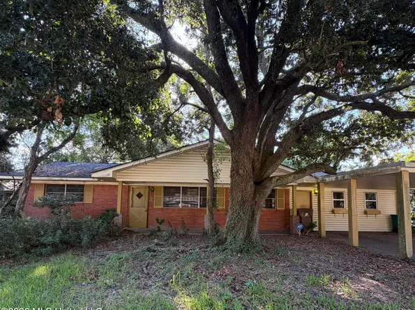 2177 Popps Ferry Rd, Biloxi, MS 39532