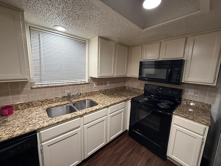 2509 Stanford St #A — Photo 10
