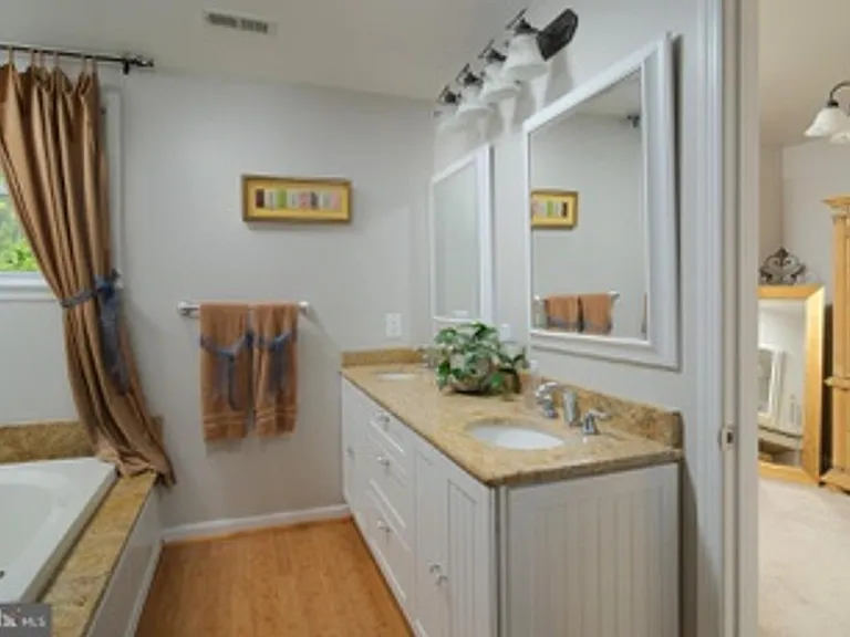 391 Windermere Dr — Photo 20