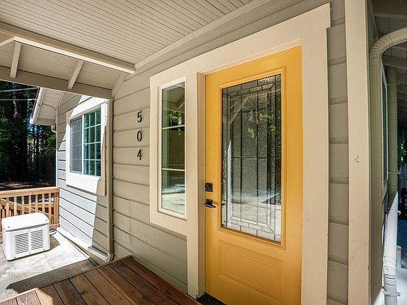 3rd image of 504 Eden Ave