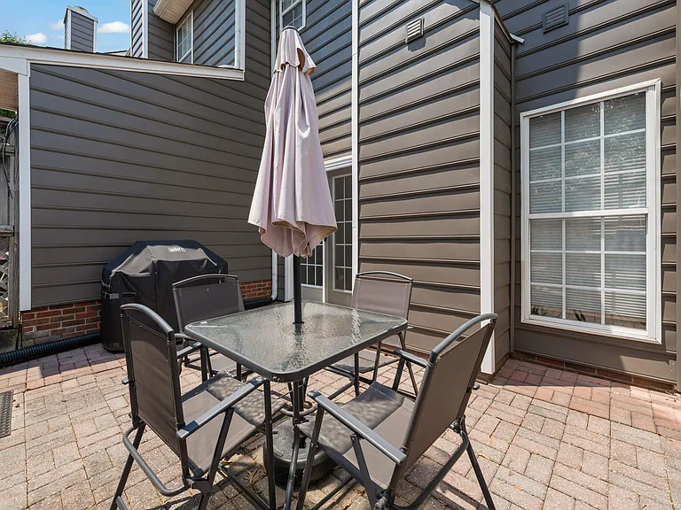 4323 Pine Springs Ct — Photo 35