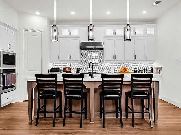 5th image of 3807 Los Altos Blvd