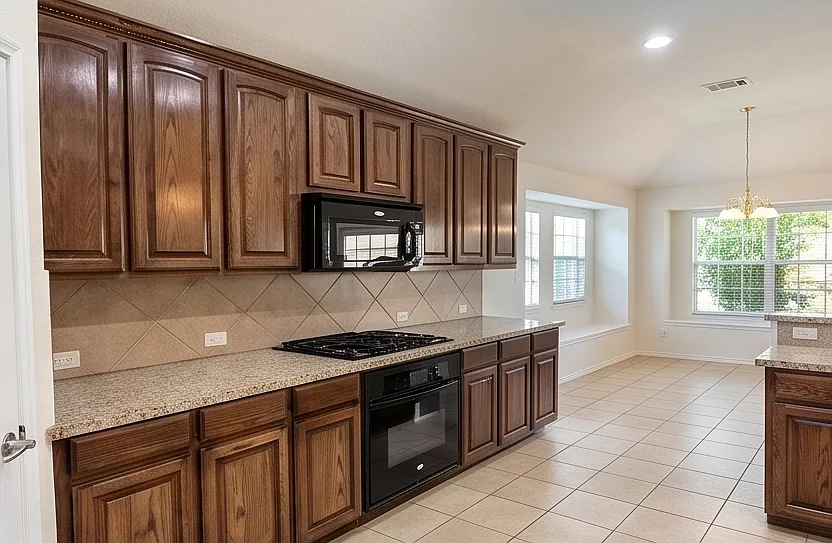 3 bed, 1867 sqft, $2,350 — Photo 2