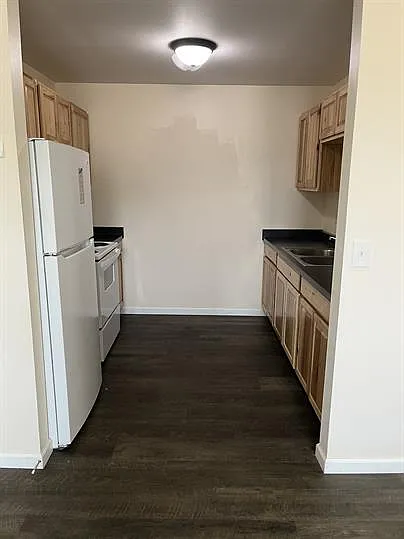 156 Kelly Ave #2 — Photo 3