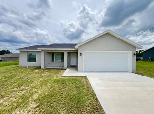 52 Maple Dr, Ocklawaha, FL 32179