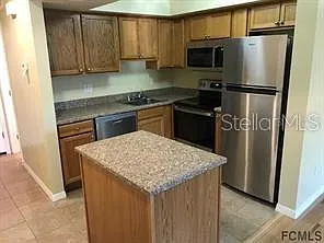 2 bed, 2.0 bath, 712 sqft, $1,800 — Photo 3