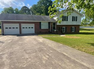 5954 Wayne Memorial Dr NE, Pikeville, NC 27863