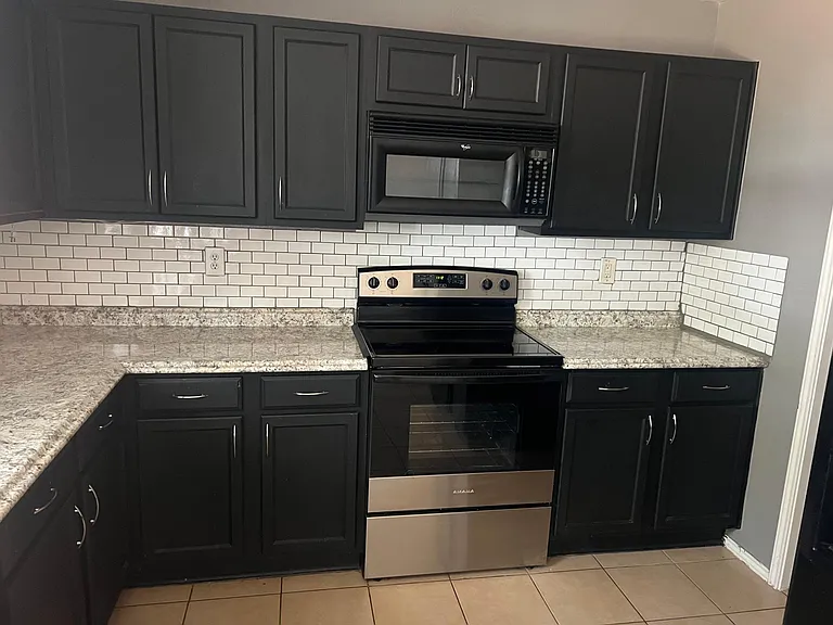 10956 Rankin Dr — Photo 3