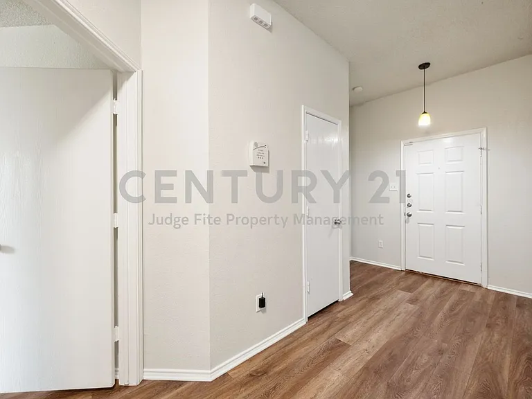 1529 Bluewater Dr — Photo 8