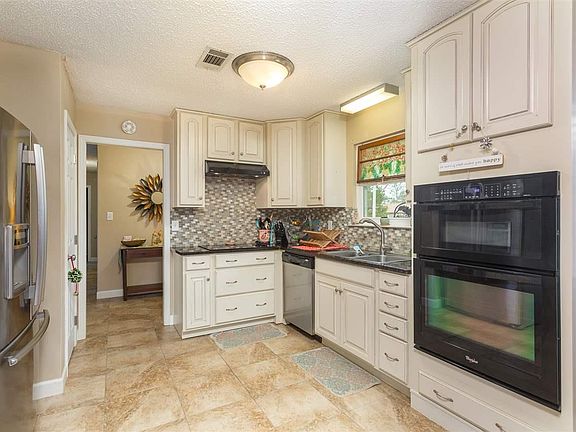 3rd image of 1225 Ramblewood Dr