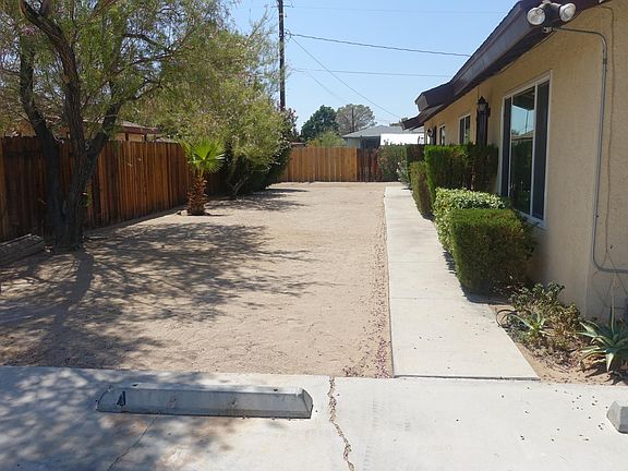 Entire Duplex & Front Yards