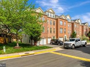 13051 Park Crescent Cir, Herndon, VA 20171