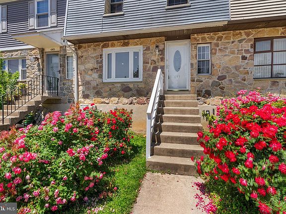 3rd image of 643 Saint Anthony Ln