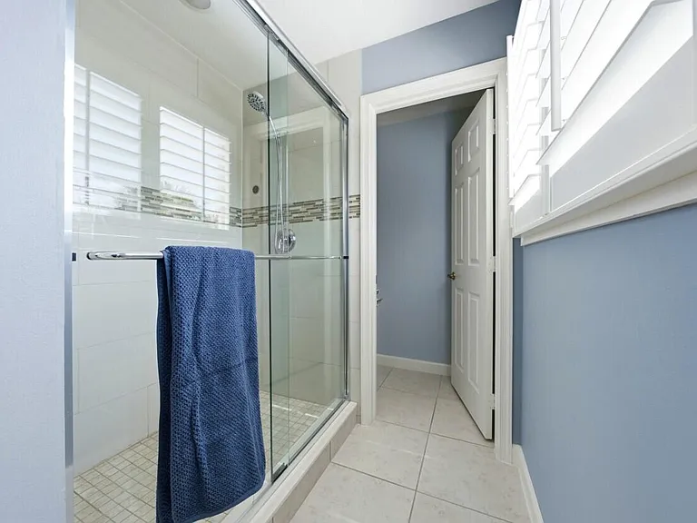 8212 Calterra Dr — Photo 24