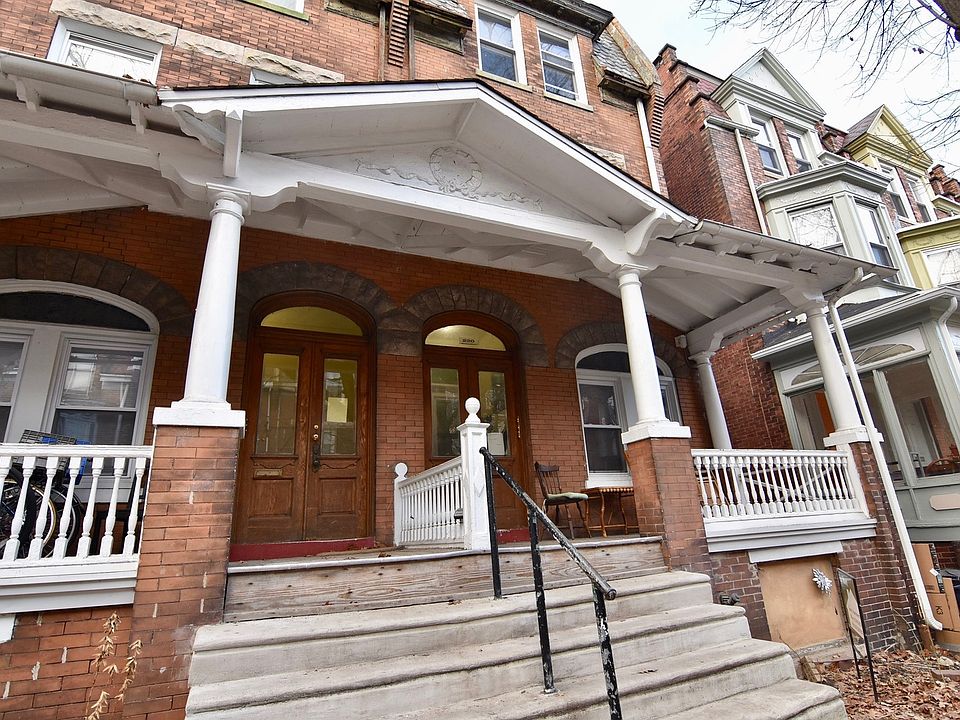 1st image of 220 Buckingham Pl #1A