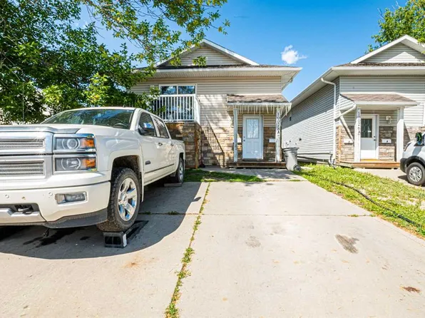 10028 N 104th Ave, Grande Prairie, AB T8V 1E6