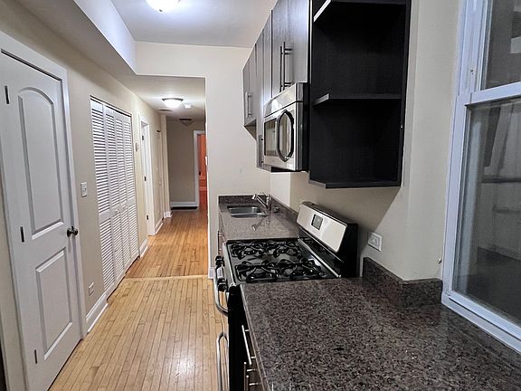 4th image of 3605 W Leland Ave APT 3
