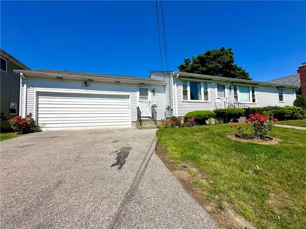 66 Leslie St, Cranston, RI 02910