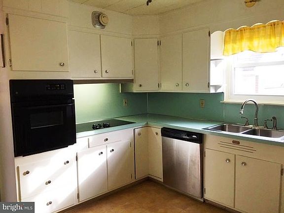 5th image of 602 E Lehman St