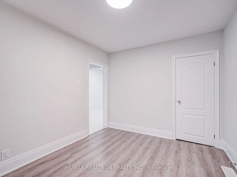95 Roseview Ave — Photo 14