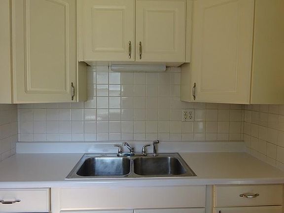 2nd image of 6738 S Benton Ave