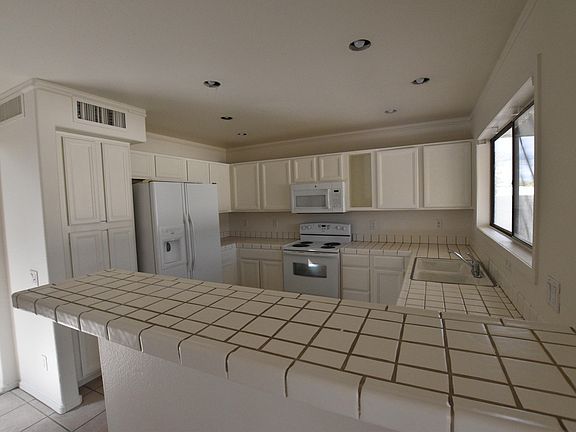 4th image of 250 W Juniper Ave Unit 45