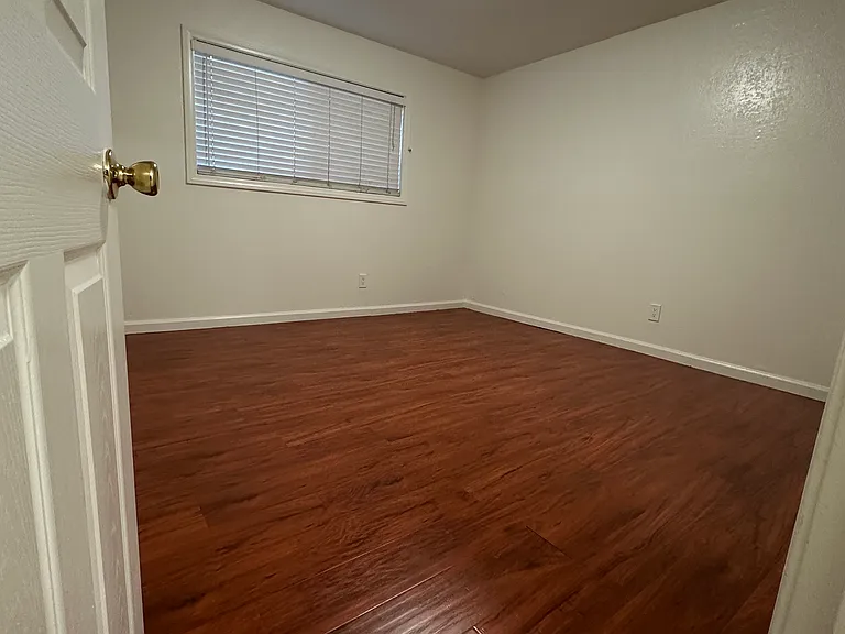 1064 Waters Ave #3 — Photo 4