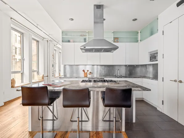 55 East 11th Street image 4 of 12