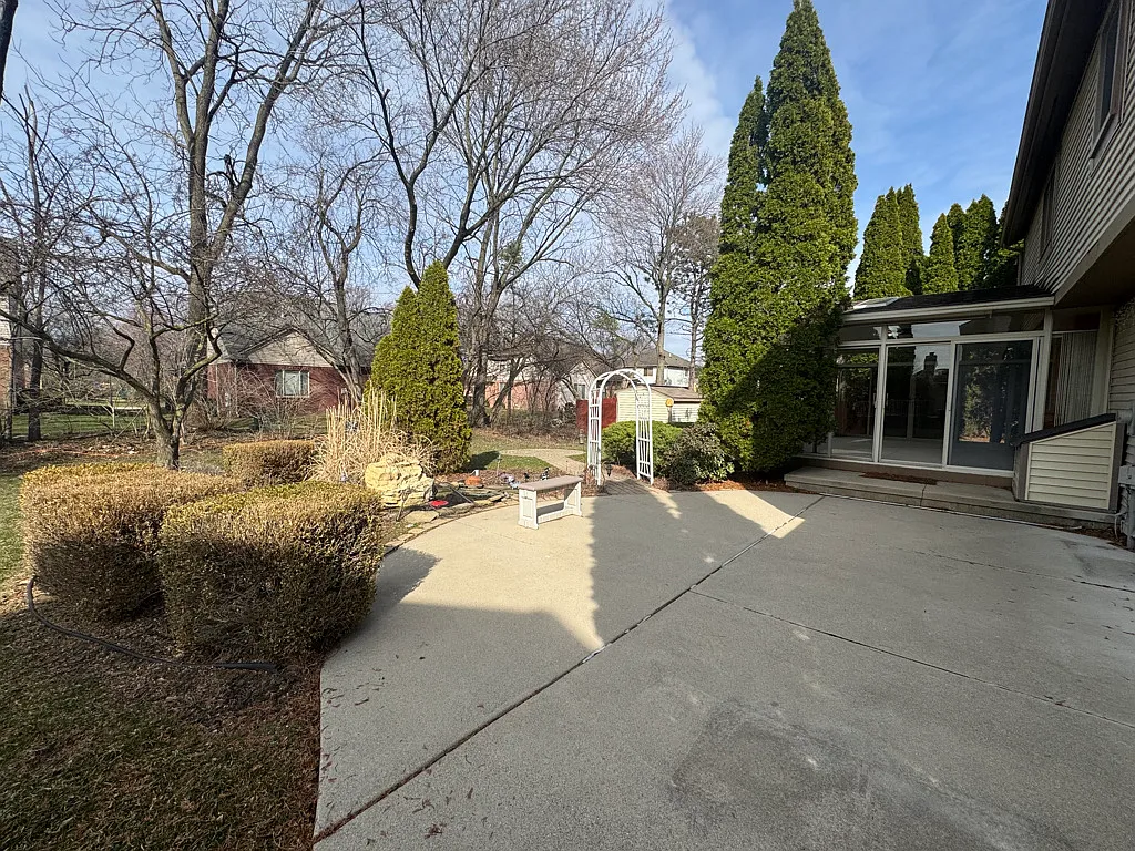 27674 Western Golf Dr — Photo 3