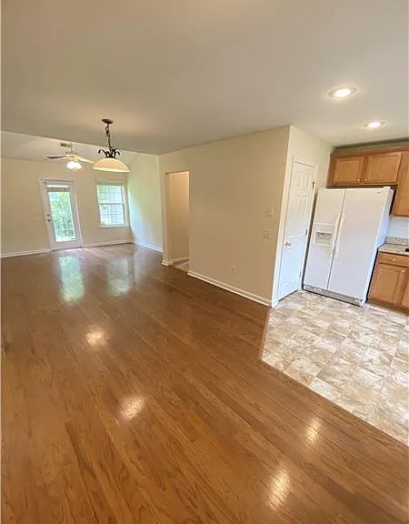 30 Twin Oaks Pl — Photo 4