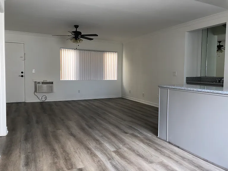 532 N Juanita Ave — Photo 3