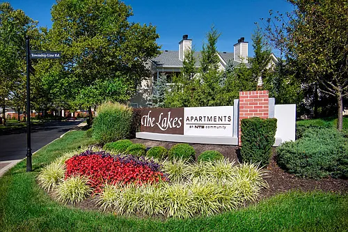 The Lakes Apartments Photo 1