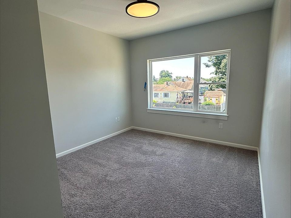 1st image of 135 Waterman Ave #10