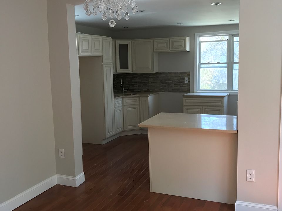 1st image of 11543 167th St #1