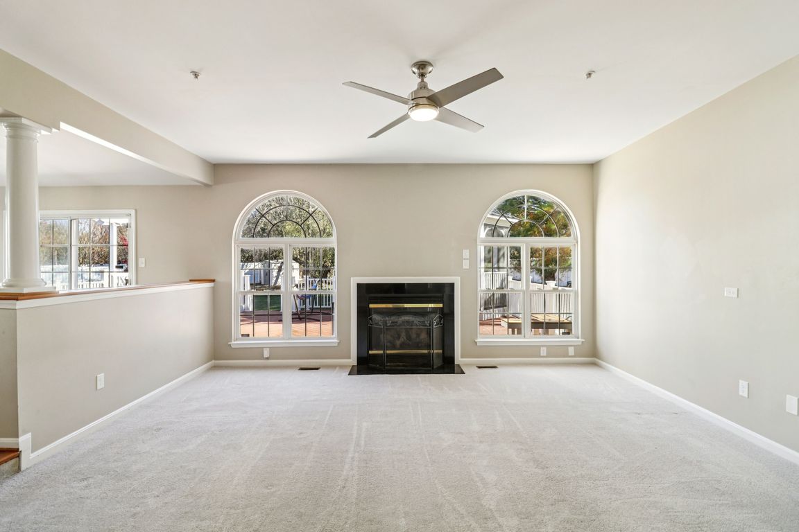 next background image