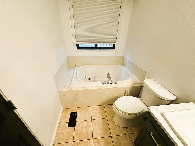 8300 Leesburg Ct — Photo 19