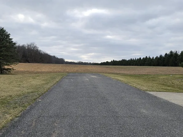 Valewood Ln, Gobles, MI 49055