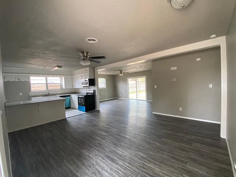 4802 Westway Trl — Photo 2