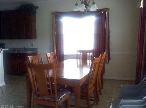 3rd image of 1003 Erin Dr