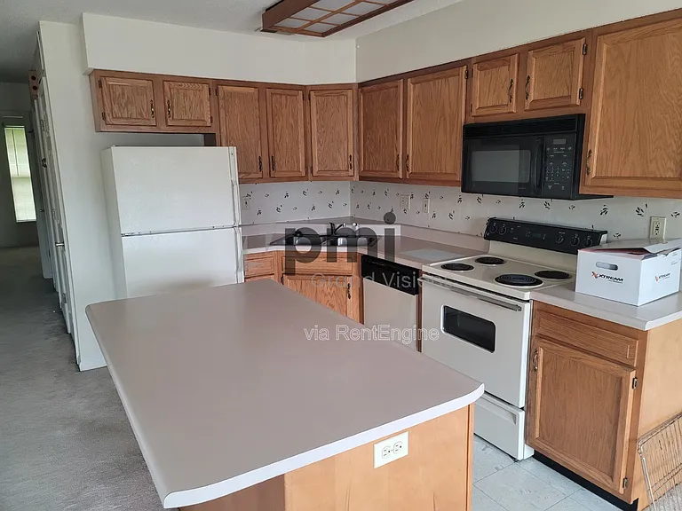 1306 Arthur Ave #8 — Photo 5