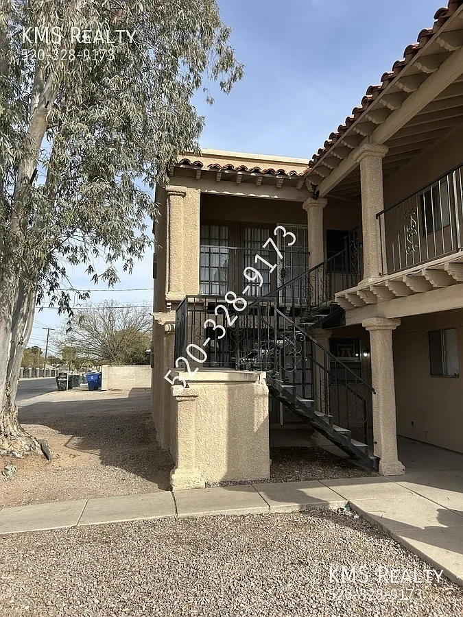 2 Beds / 1 Bath - Owner / Agent — Photo 1