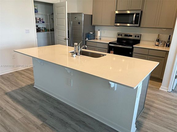 4th image of 632 Taylor Groves Ln