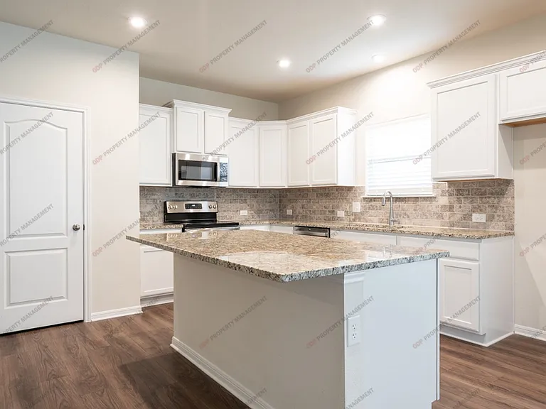 742 Friar Tuck Dr — Photo 13