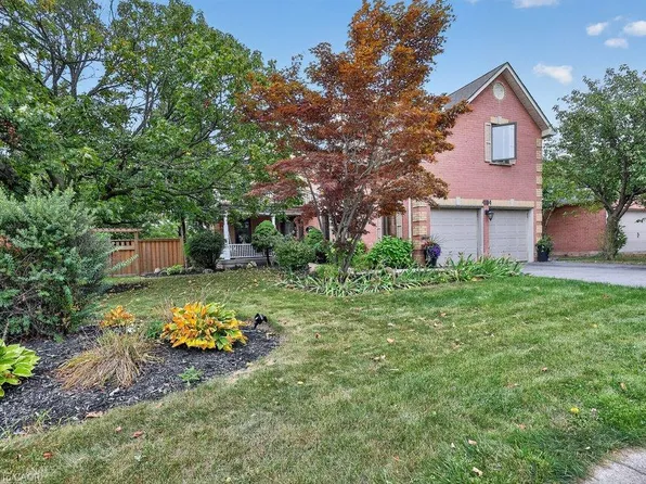 4194 Millcroft Park Dr, Burlington, ON L7M 3V3